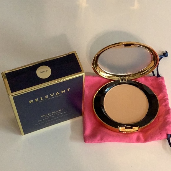 Relevant Grace 27 Rele-Blur Soft Focus Powder Foundation New In Box - Picture 4 of 4